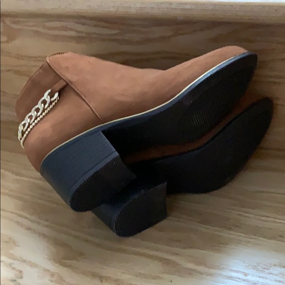 Shoes - Picture 4 of 4